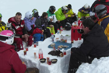 Teambuilding kanadisches Skiteam in den Rocky Mountains